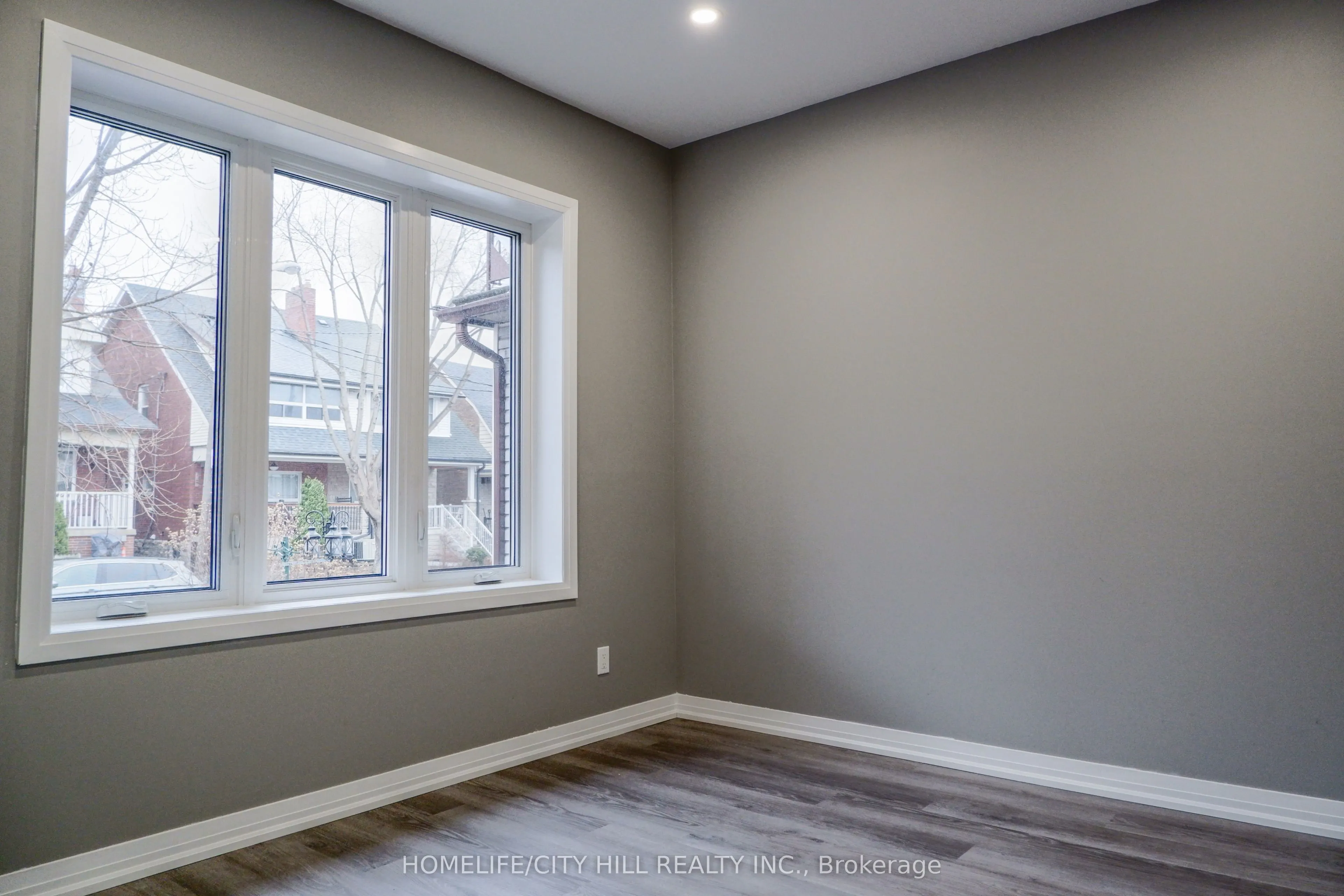 152 Sellers Avenue, #Main Flr