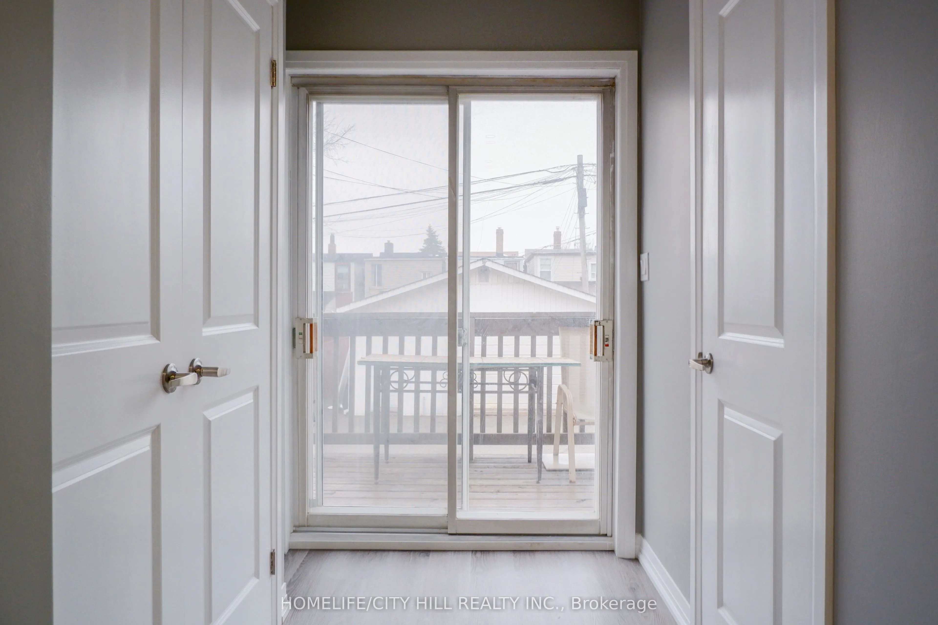152 Sellers Avenue, #Main Flr