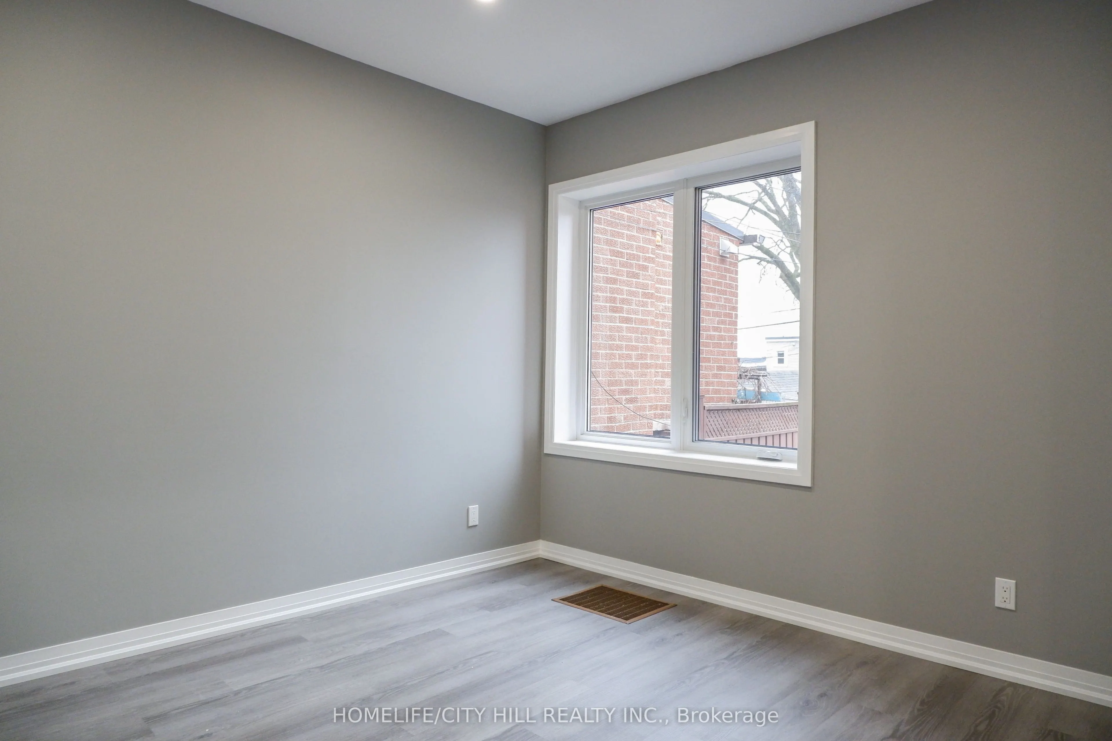 152 Sellers Avenue, #Main Flr