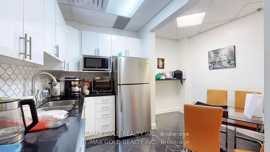 2560 Matheson Boulevard E, #323-324