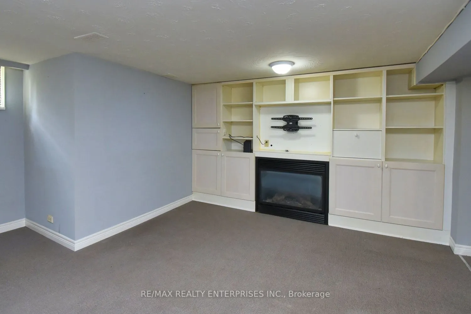 3659 Holden Crescent