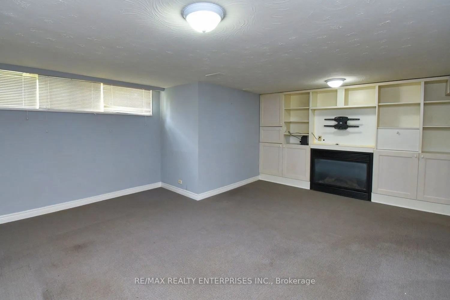3659 Holden Crescent