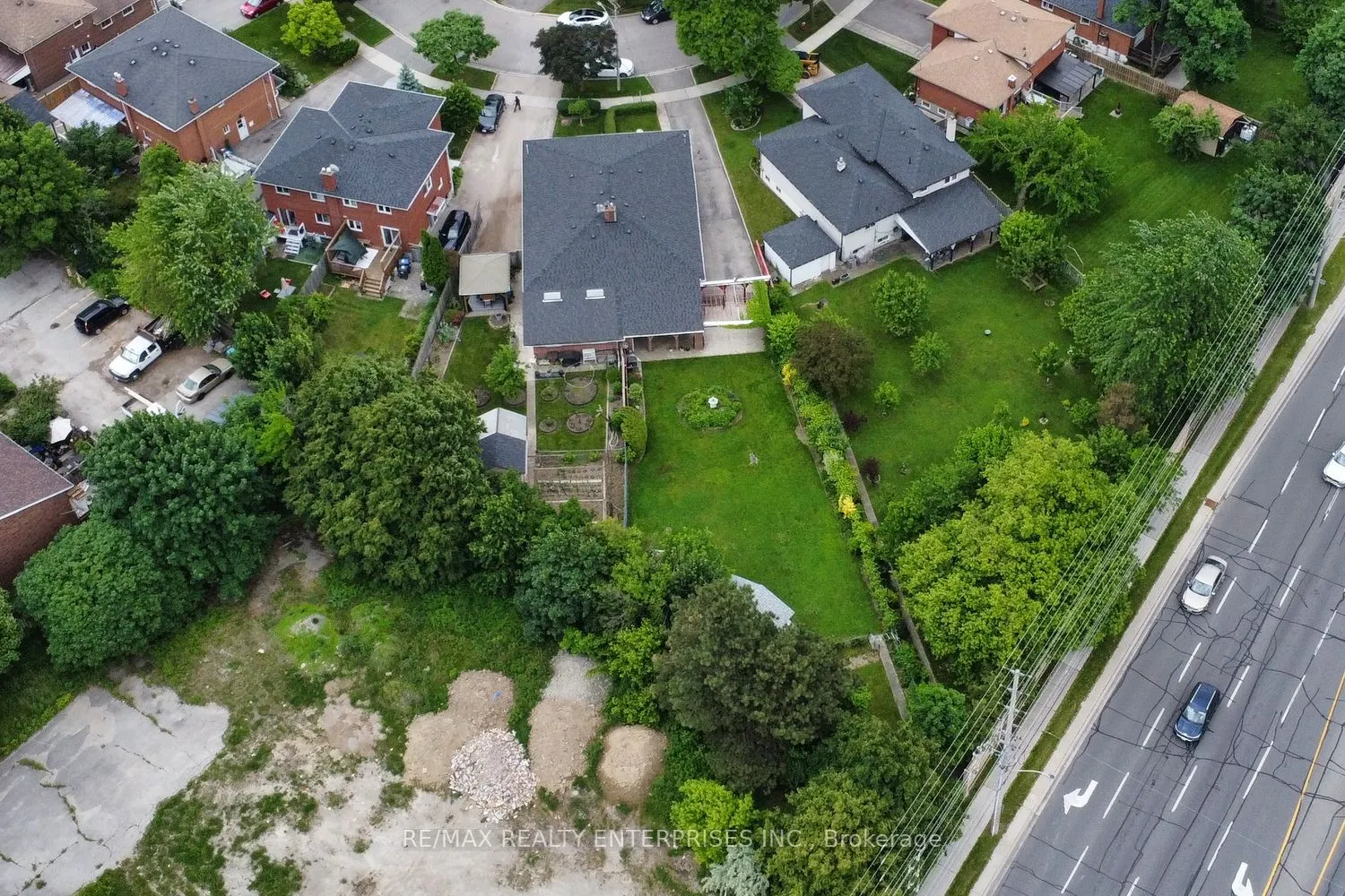 3659 Holden Crescent
