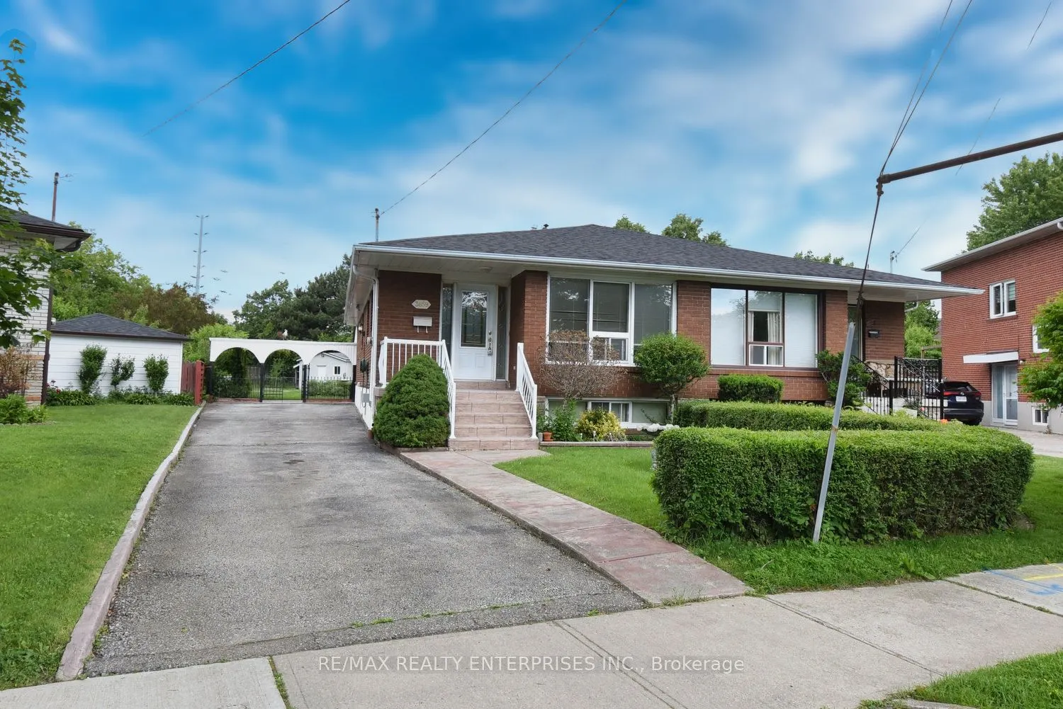 3659 Holden Crescent