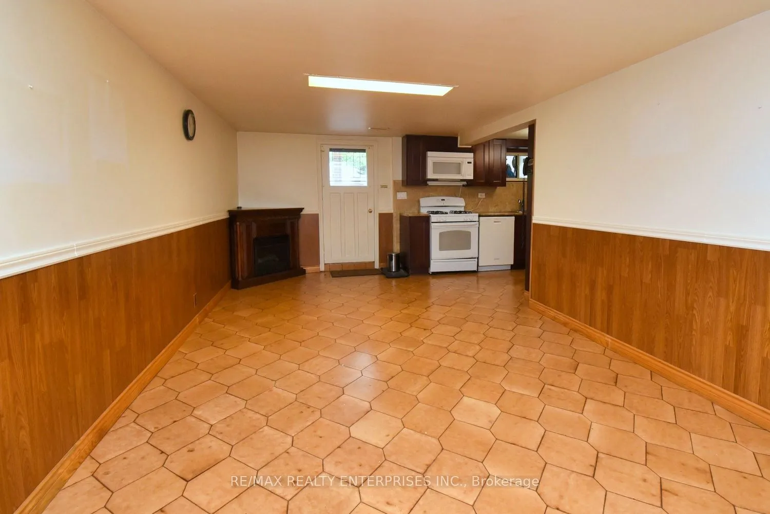 3659 Holden Crescent