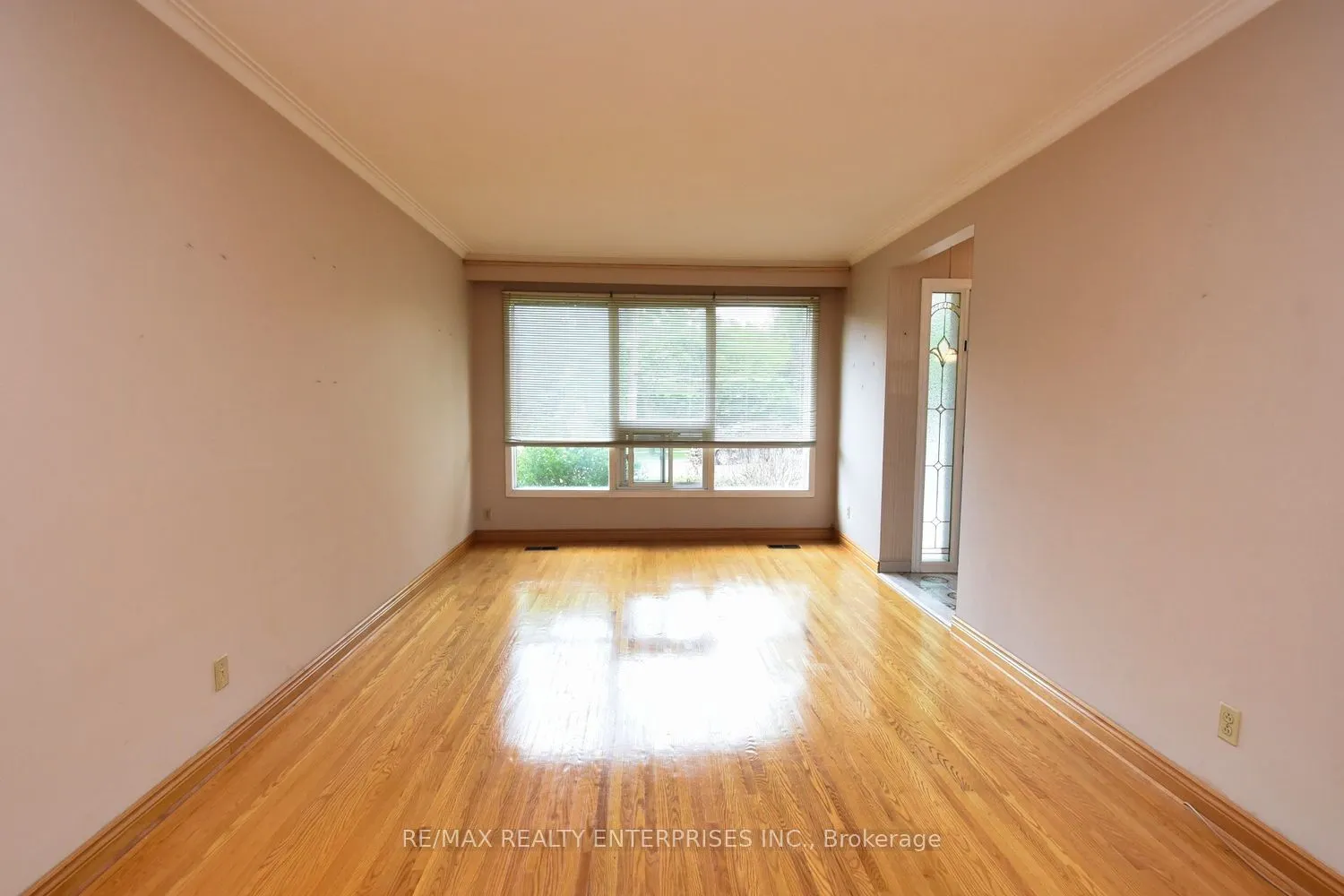 3659 Holden Crescent