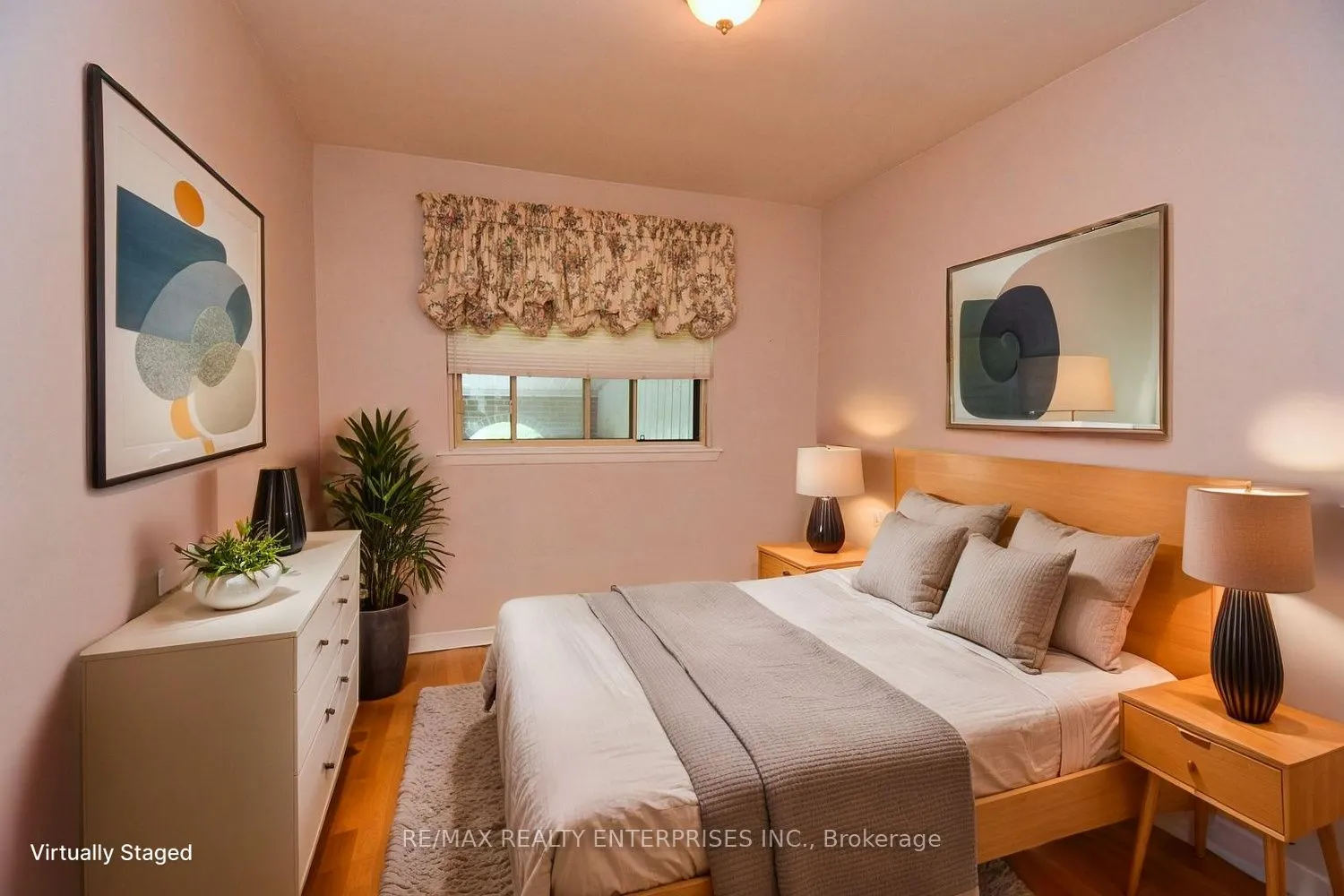 3659 Holden Crescent
