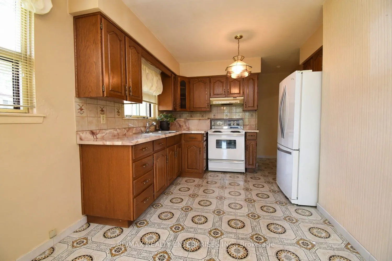 3659 Holden Crescent