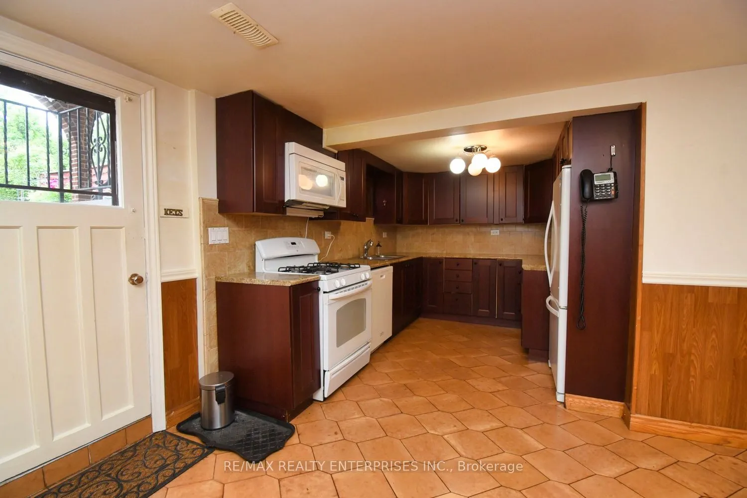 3659 Holden Crescent