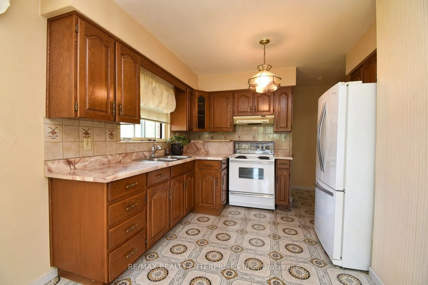 3659 Holden Crescent