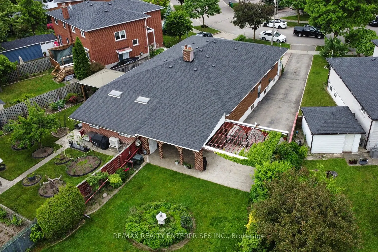 3659 Holden Crescent