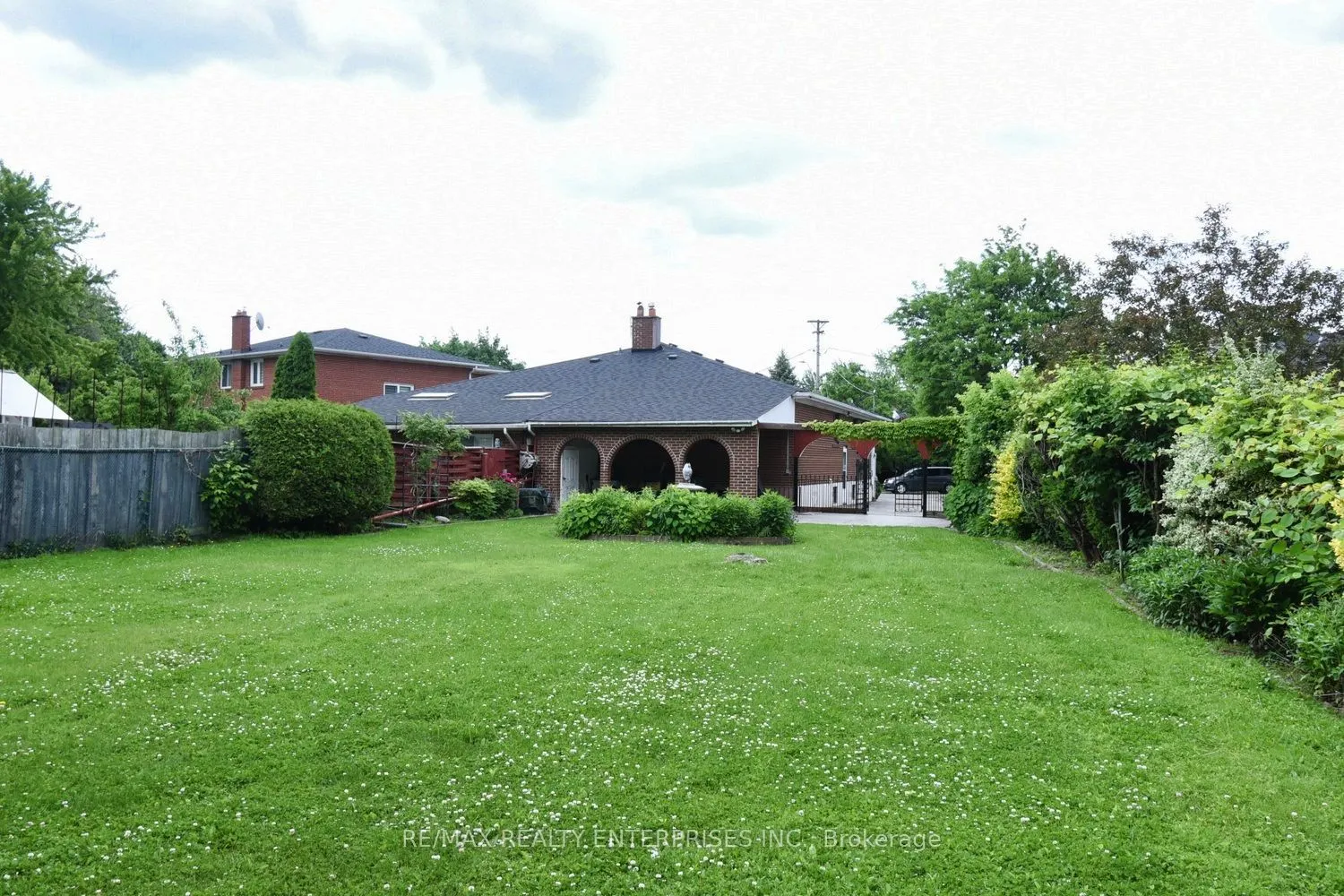 3659 Holden Crescent
