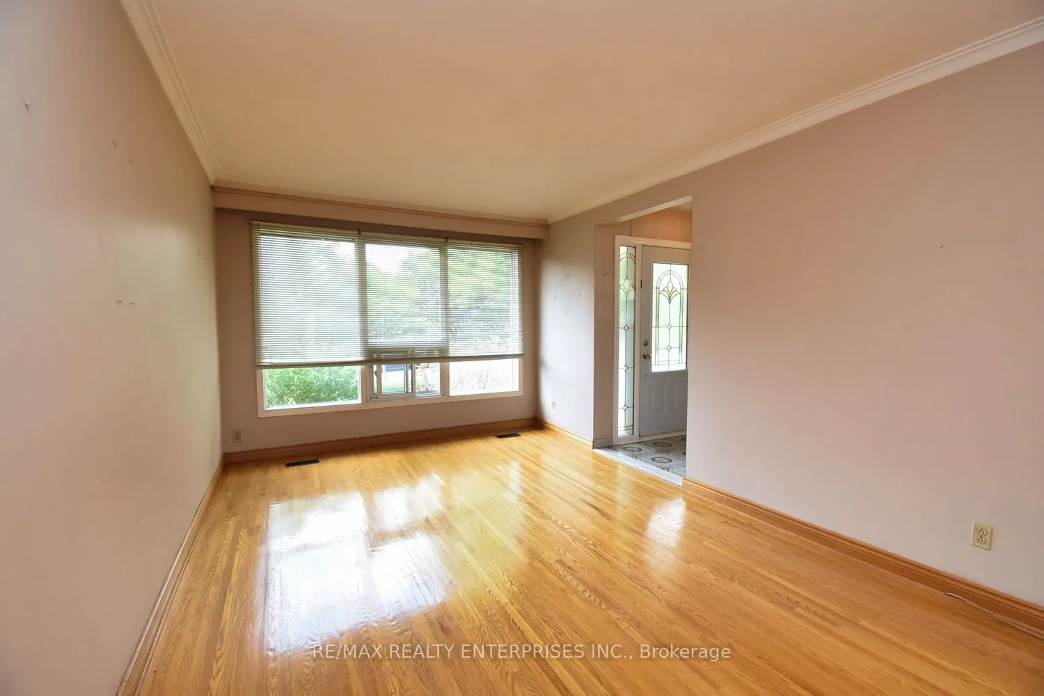 3659 Holden Crescent