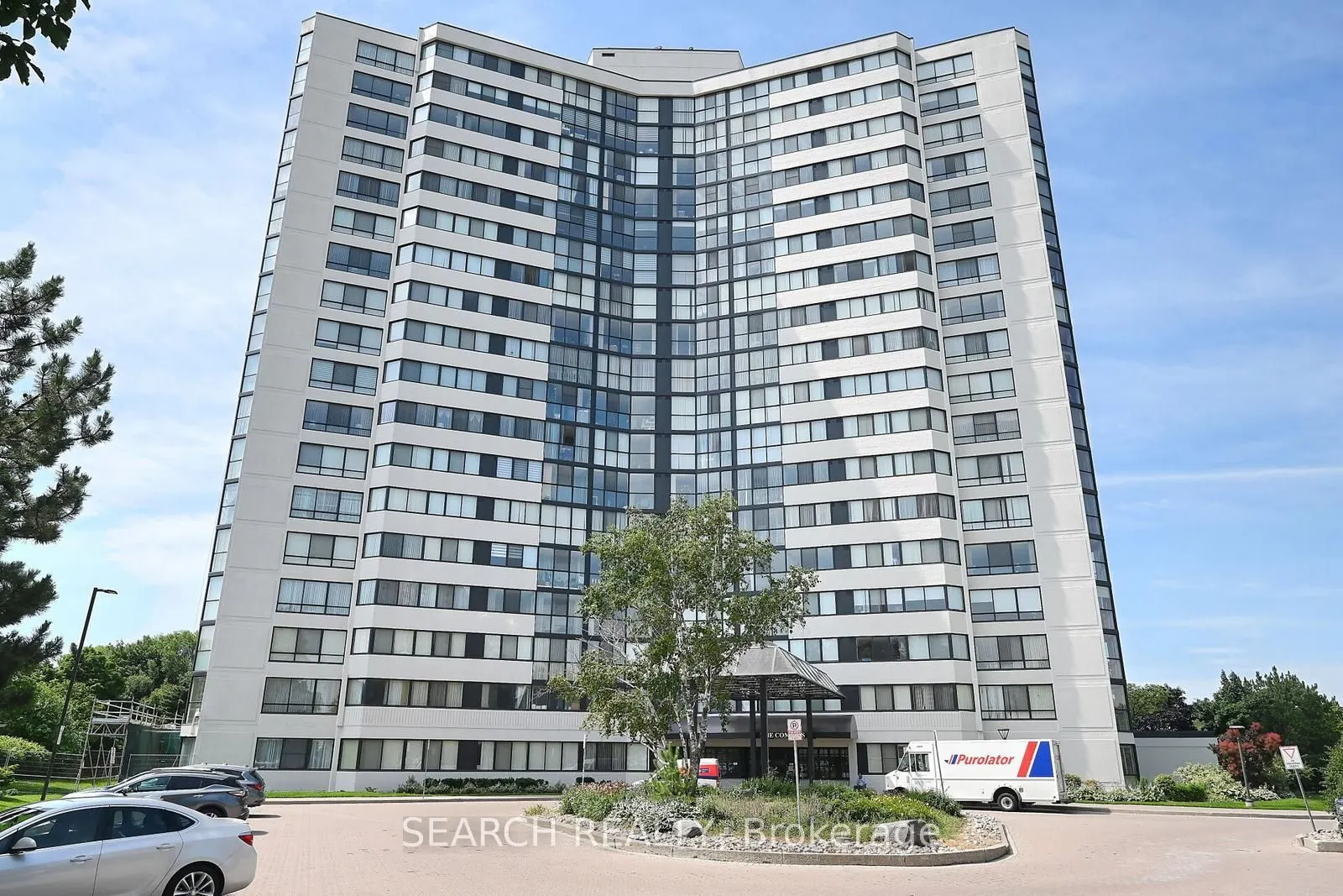 1360 Rathburn Road E, #906