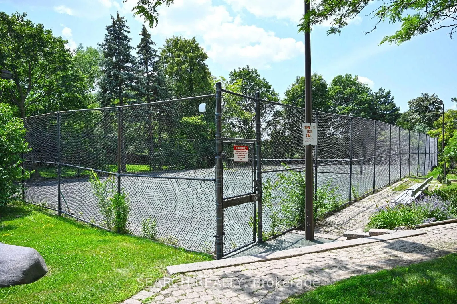1360 Rathburn Road E, #906