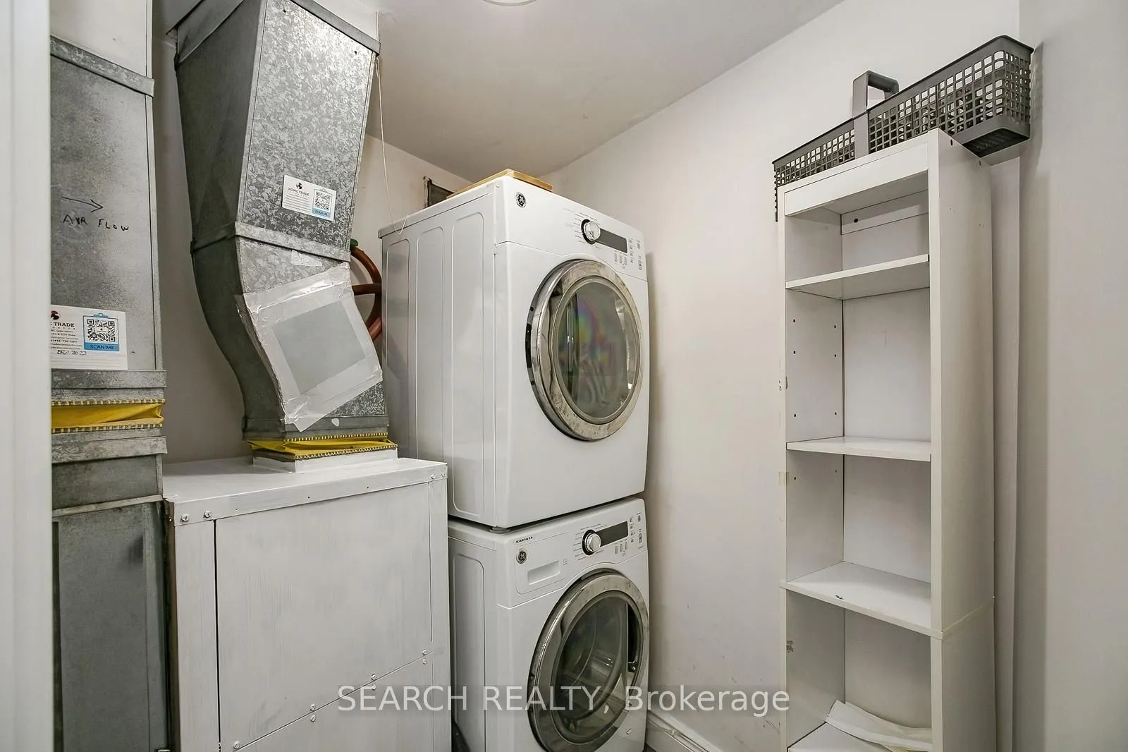 1360 Rathburn Road E, #906