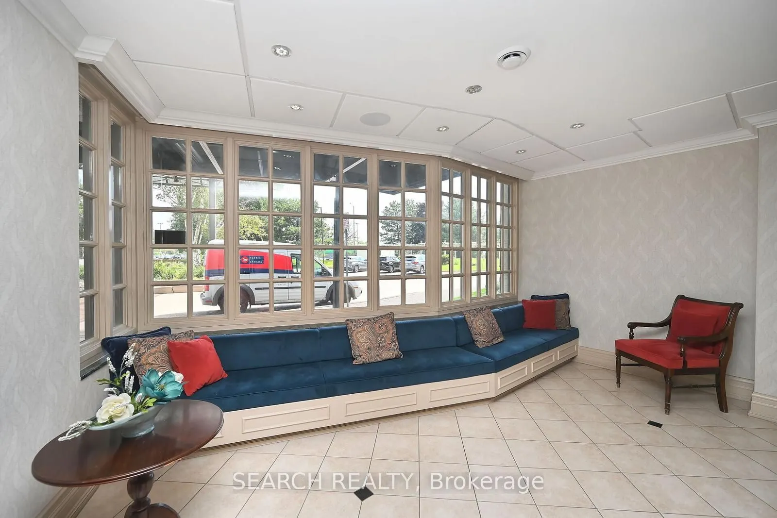 1360 Rathburn Road E, #906