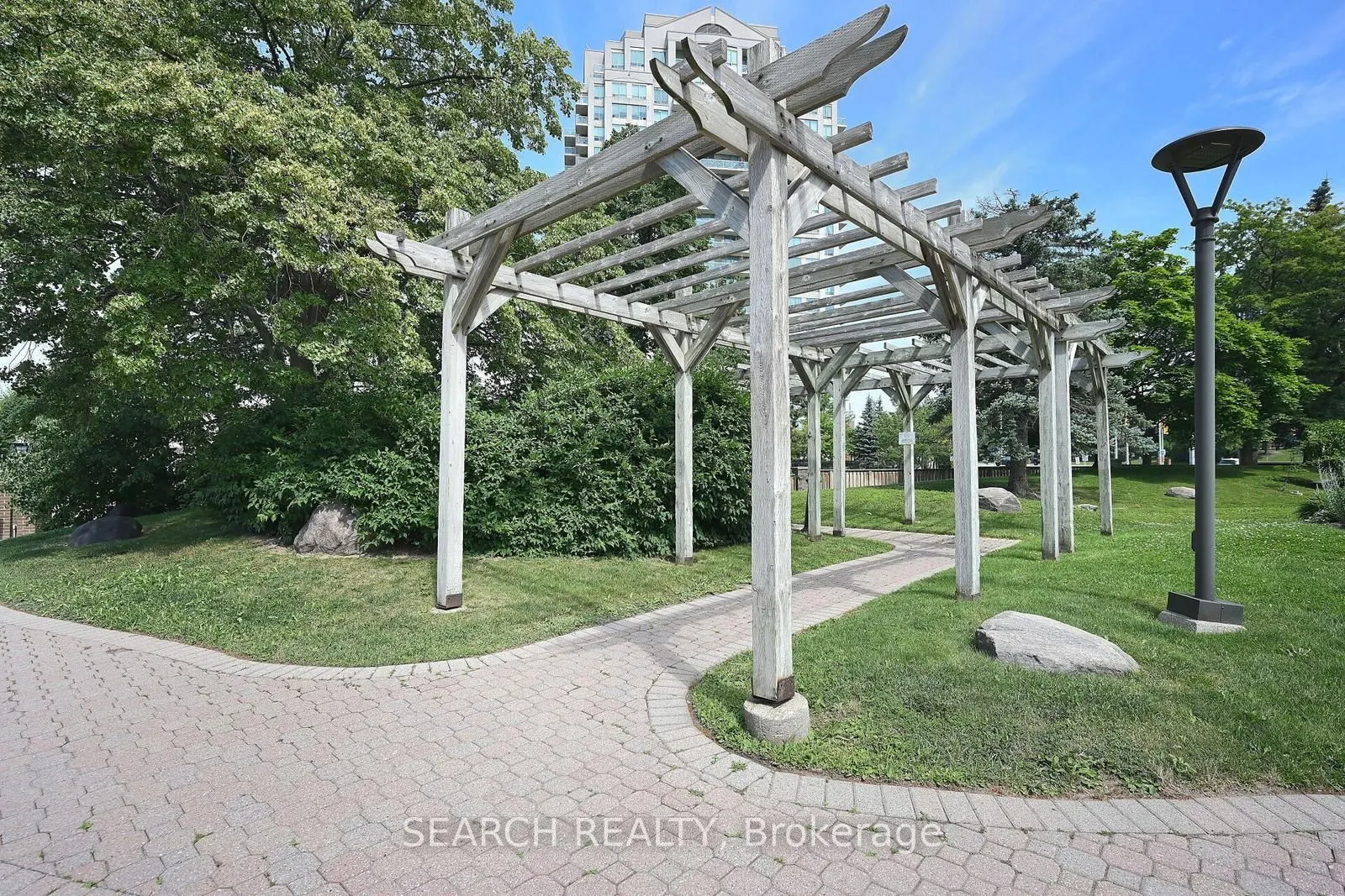 1360 Rathburn Road E, #906