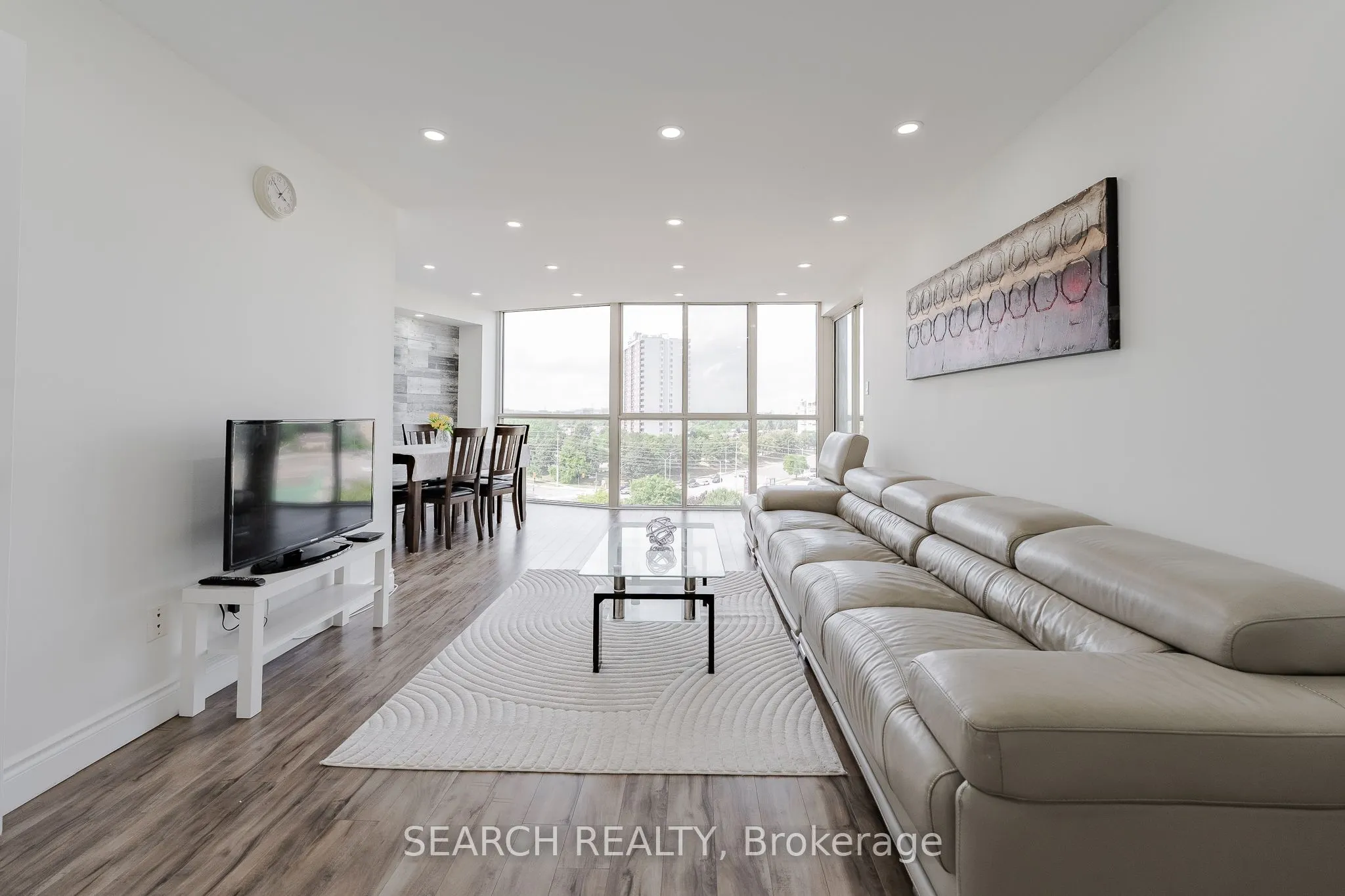 1360 Rathburn Road E, #906