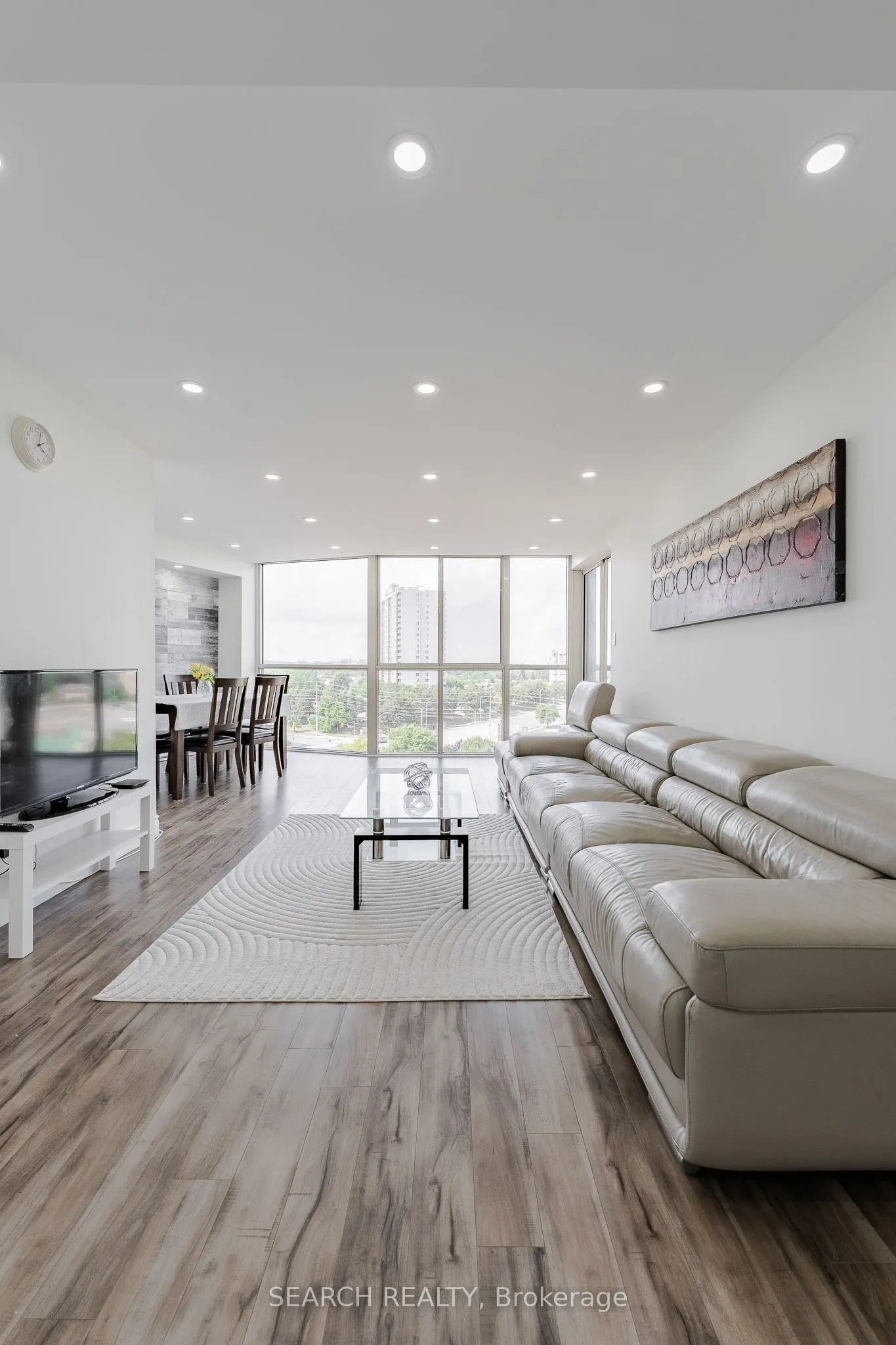 1360 Rathburn Road E, #906