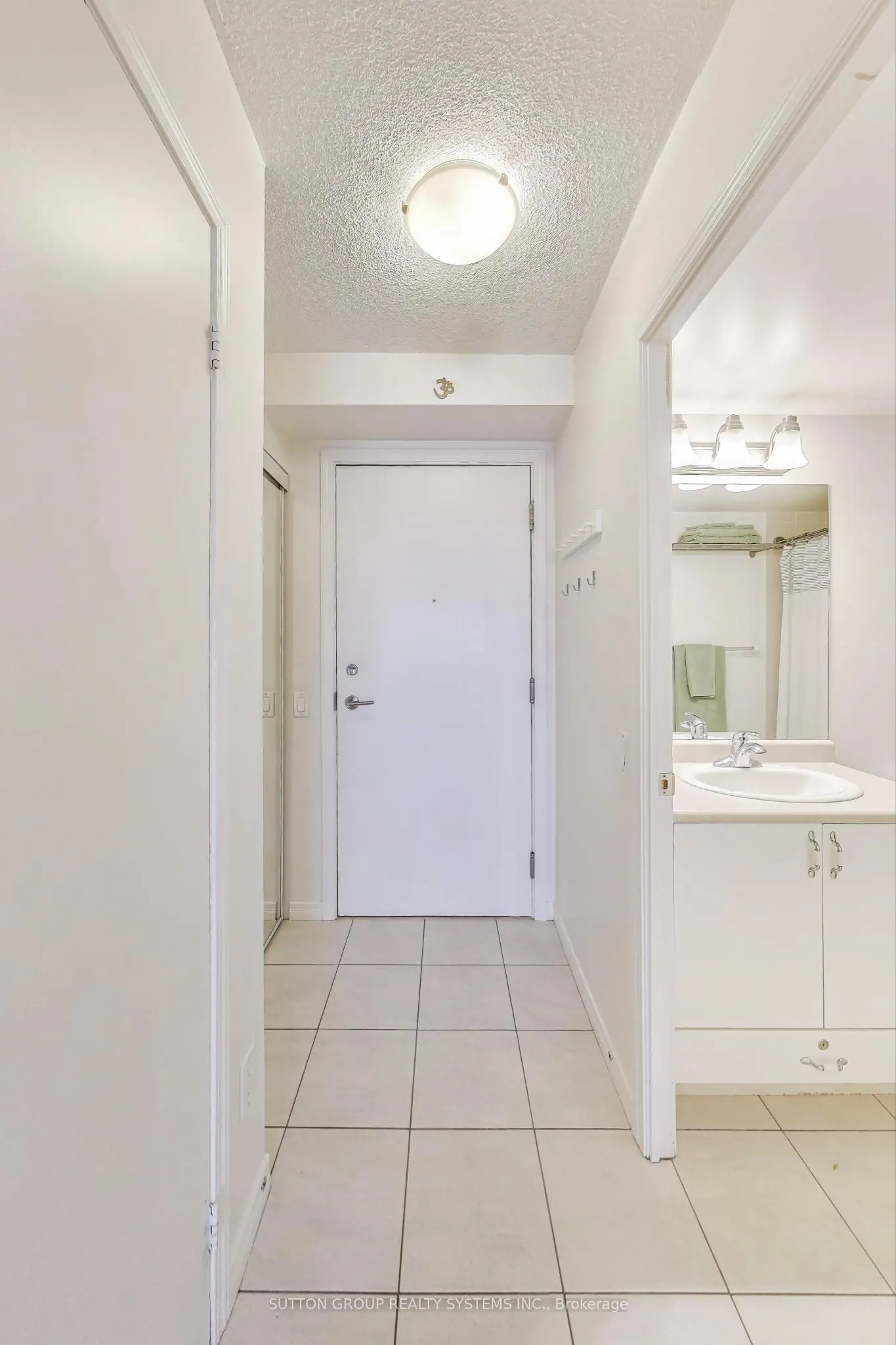 60 Heintzman Street, #728