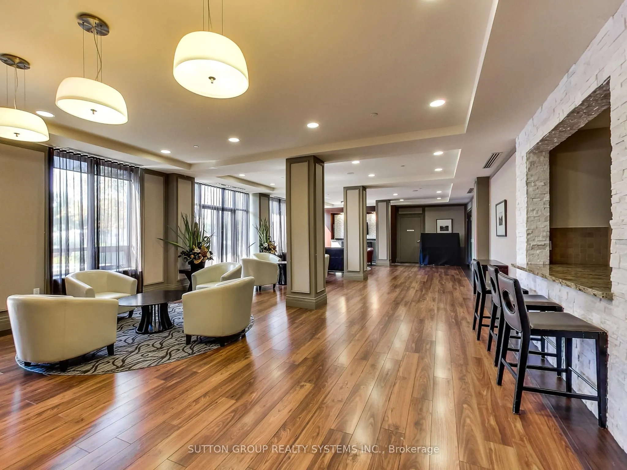 60 Heintzman Street, #728