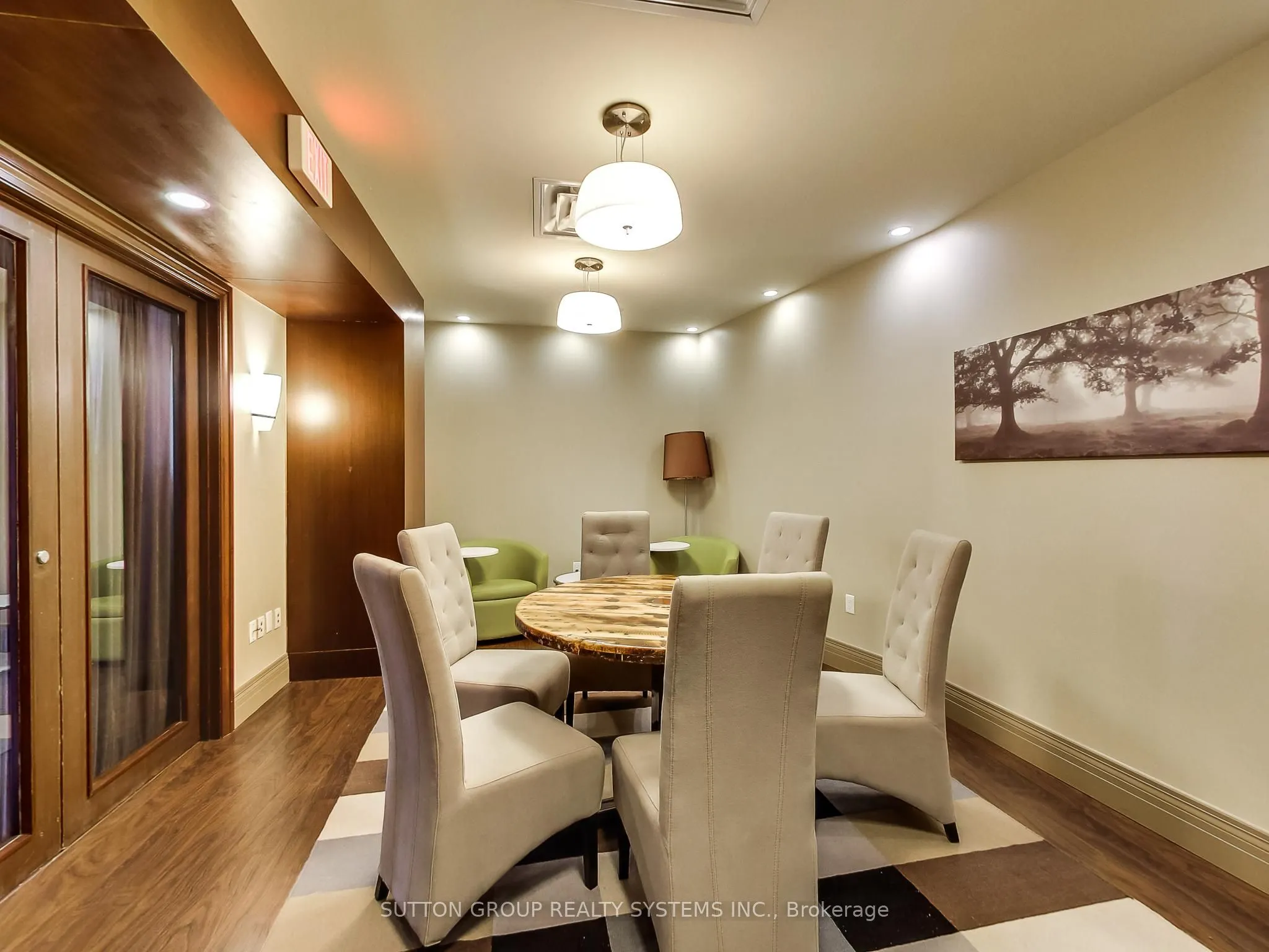 60 Heintzman Street, #728