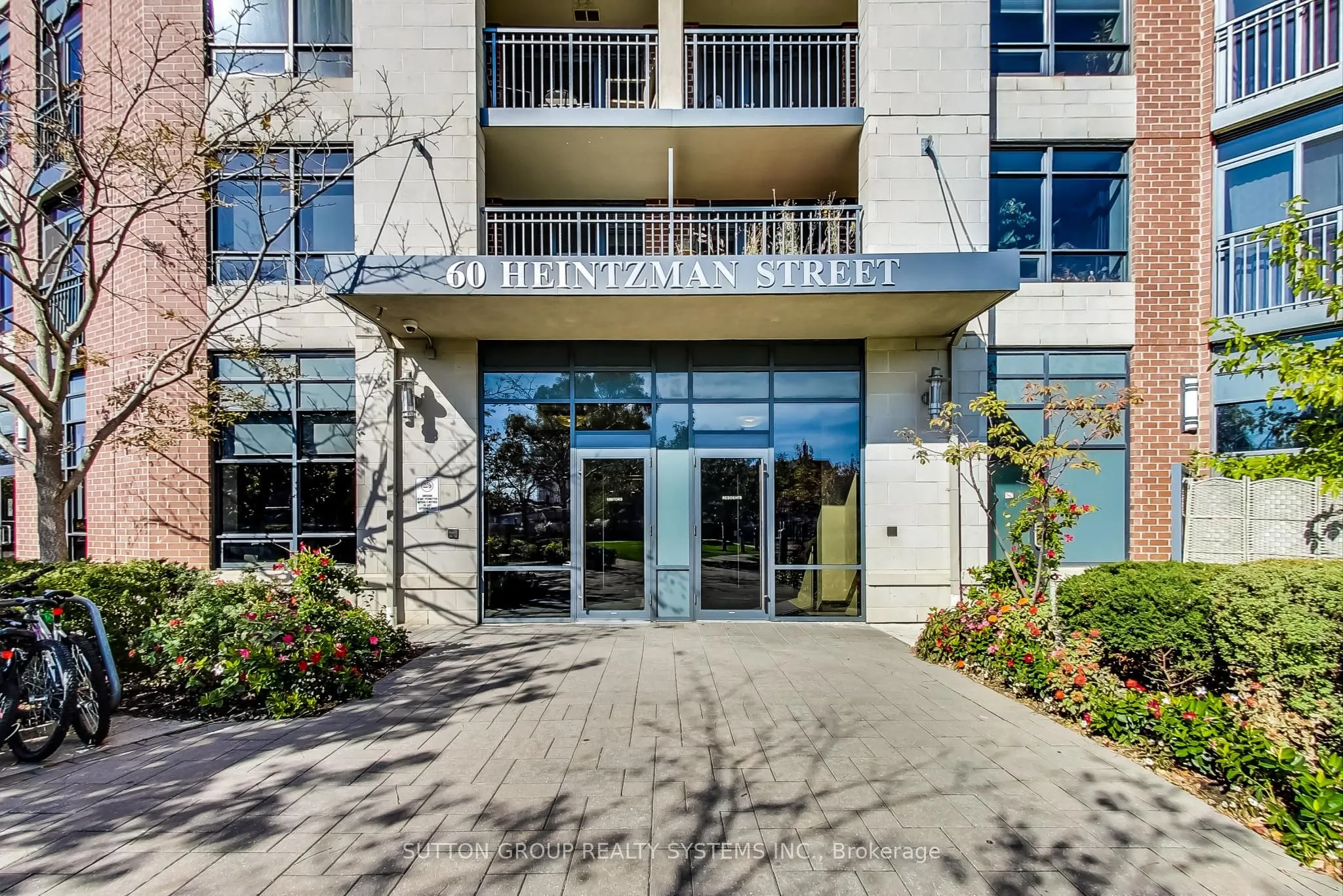 60 Heintzman Street, #728