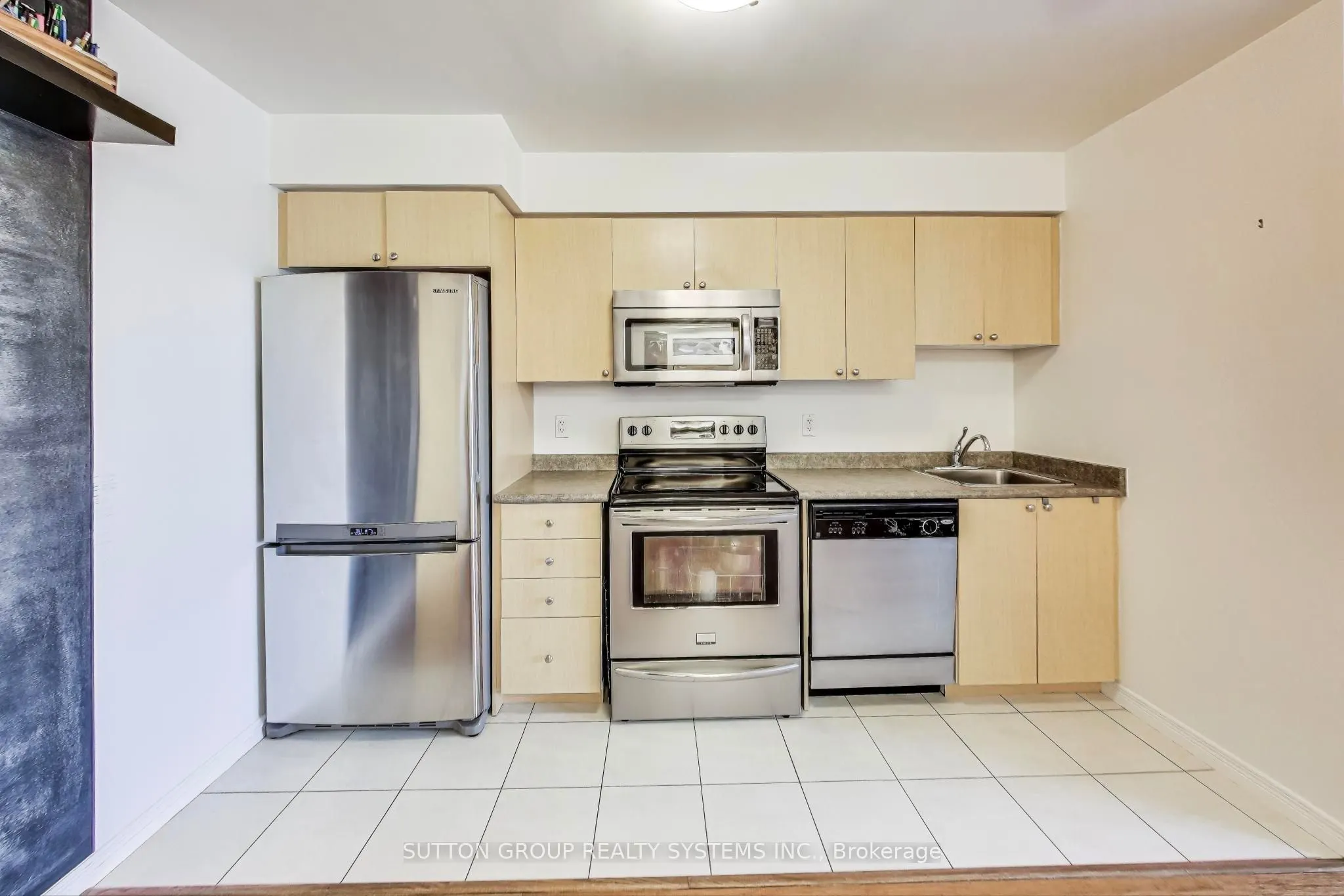 60 Heintzman Street, #728