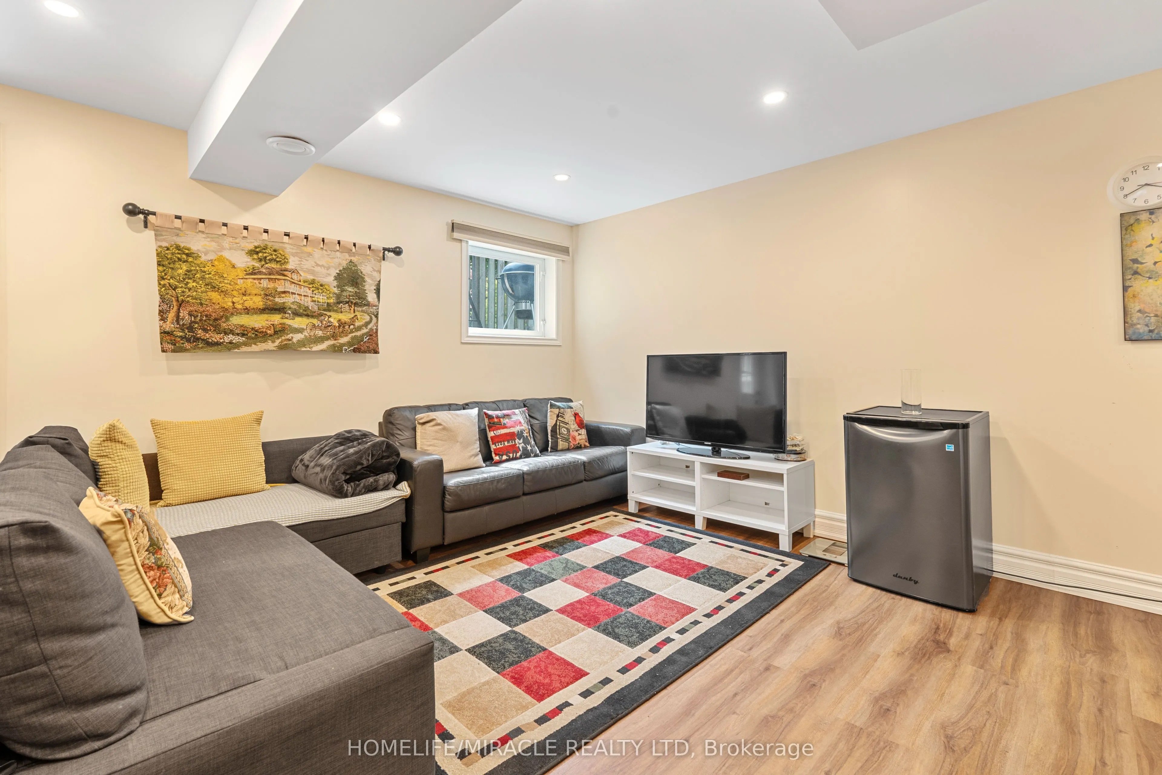 4216 Sunflower Drive