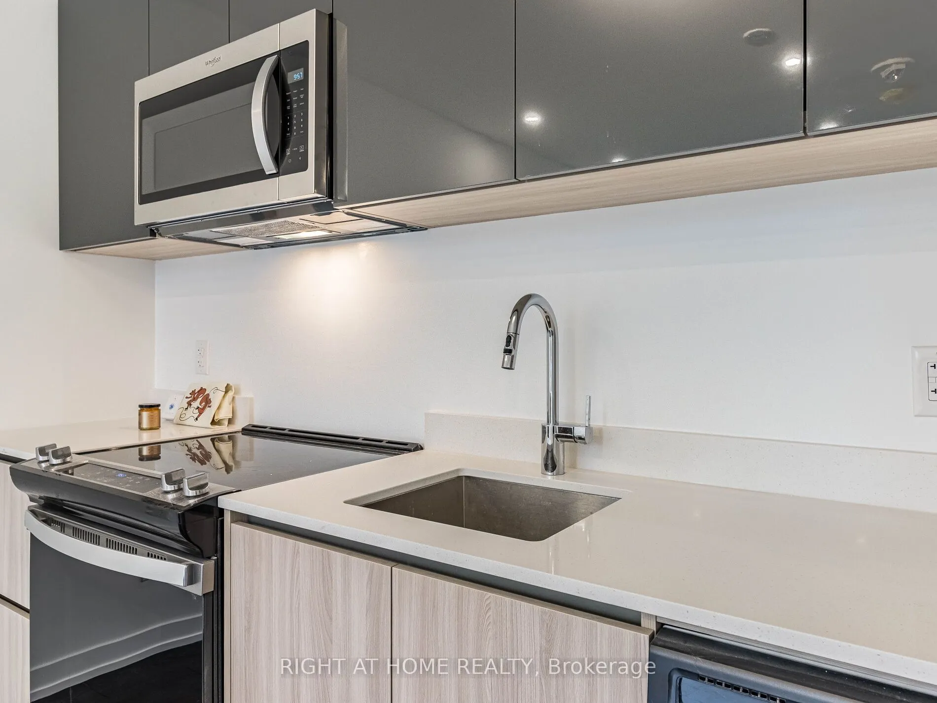 5 maryport Avenue, #113