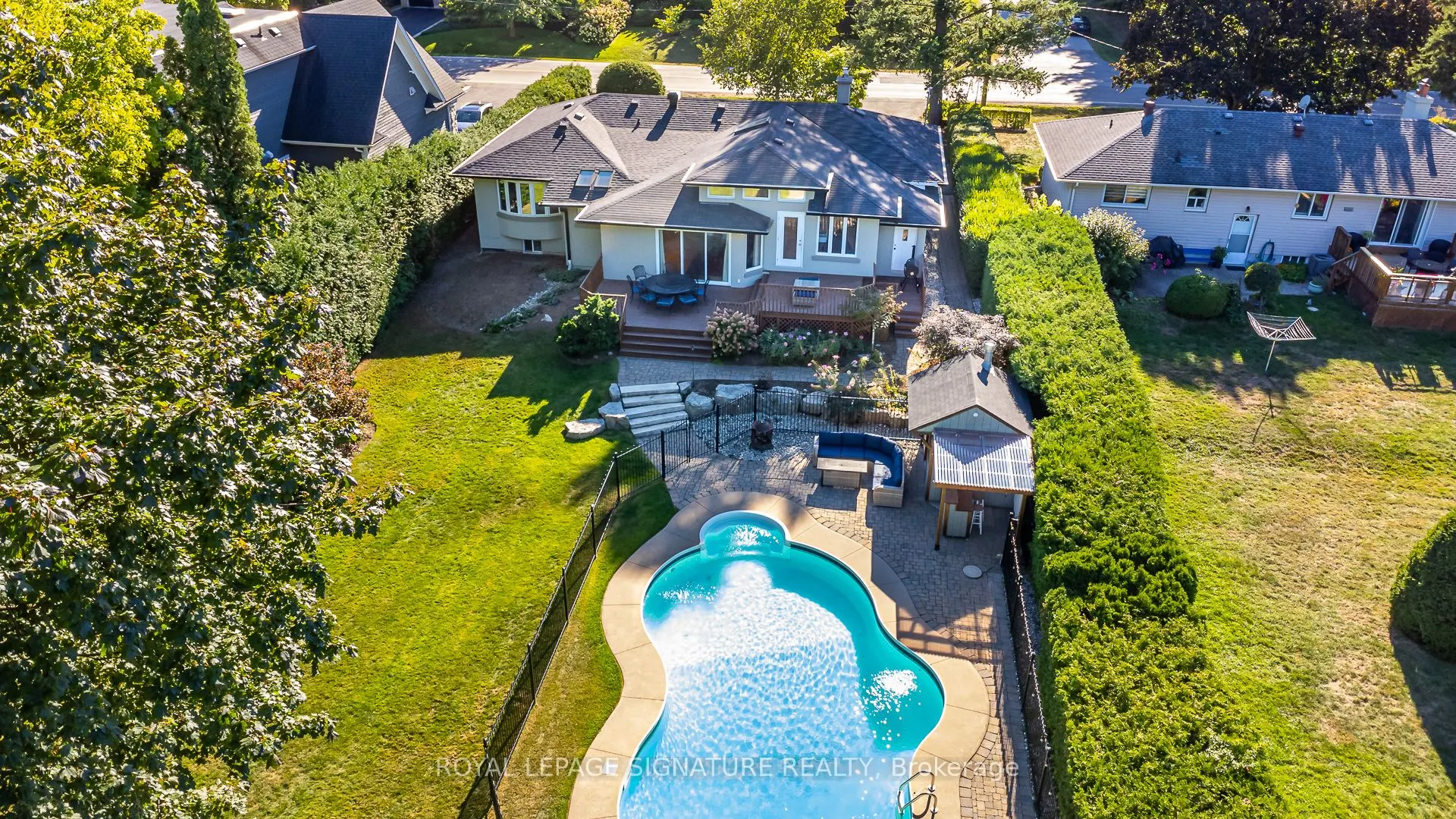 383 Maplehurst Avenue
