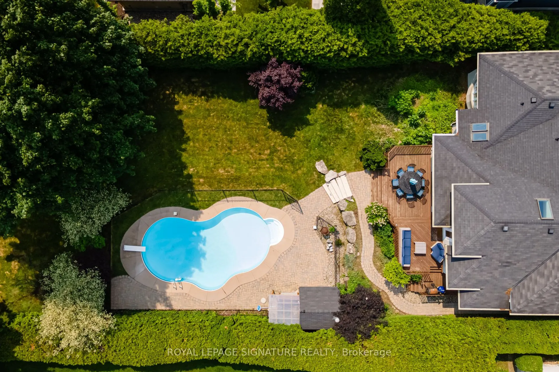 383 Maplehurst Avenue