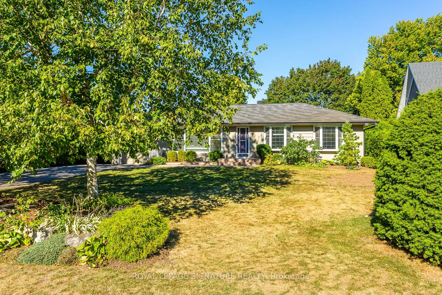 383 Maplehurst Avenue