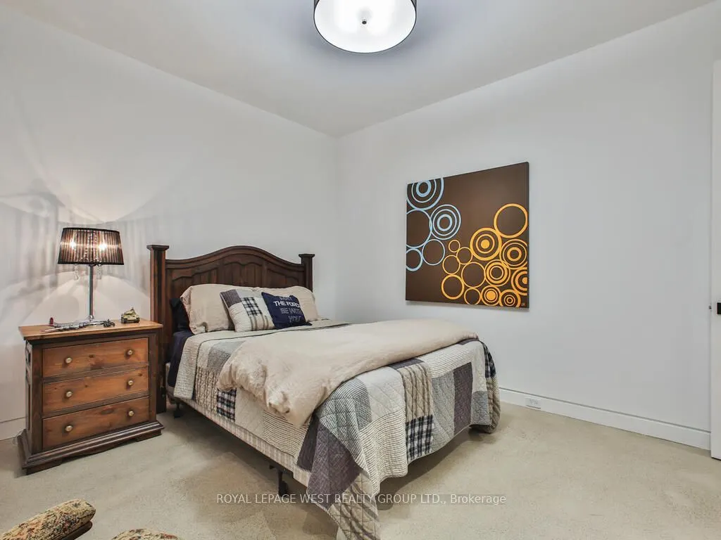 4 Old Oak Road