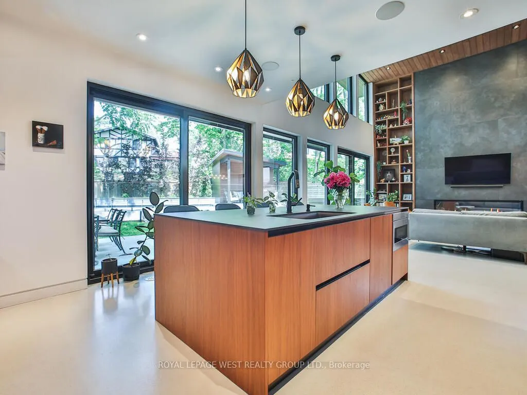 4 Old Oak Road