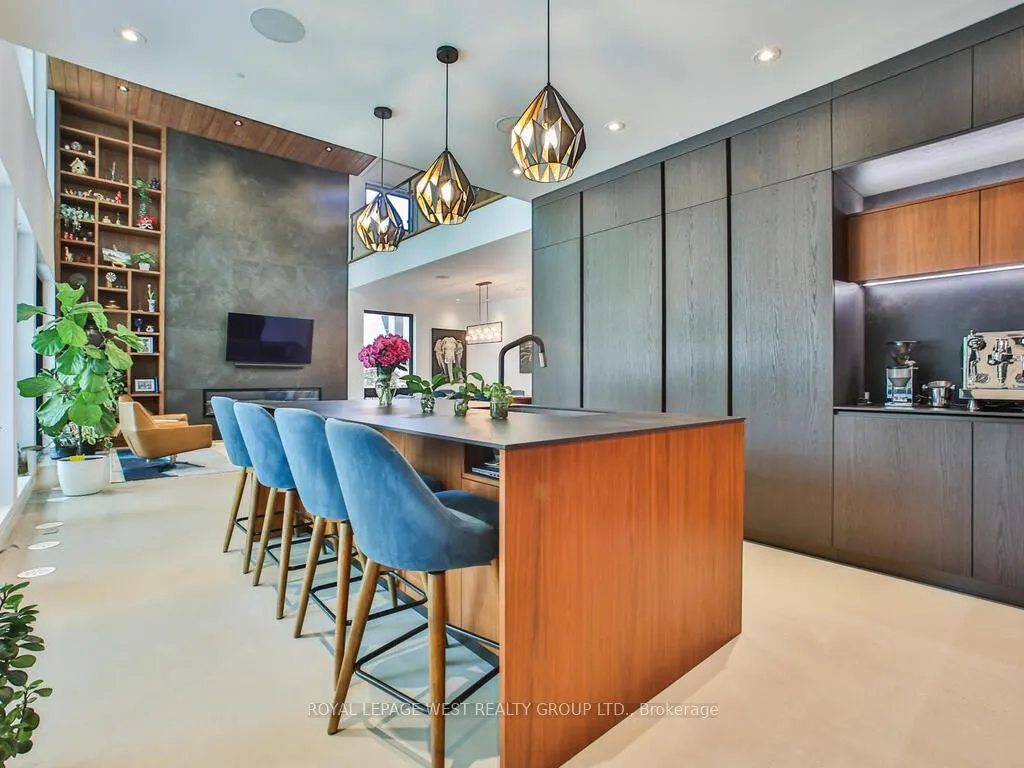 4 Old Oak Road