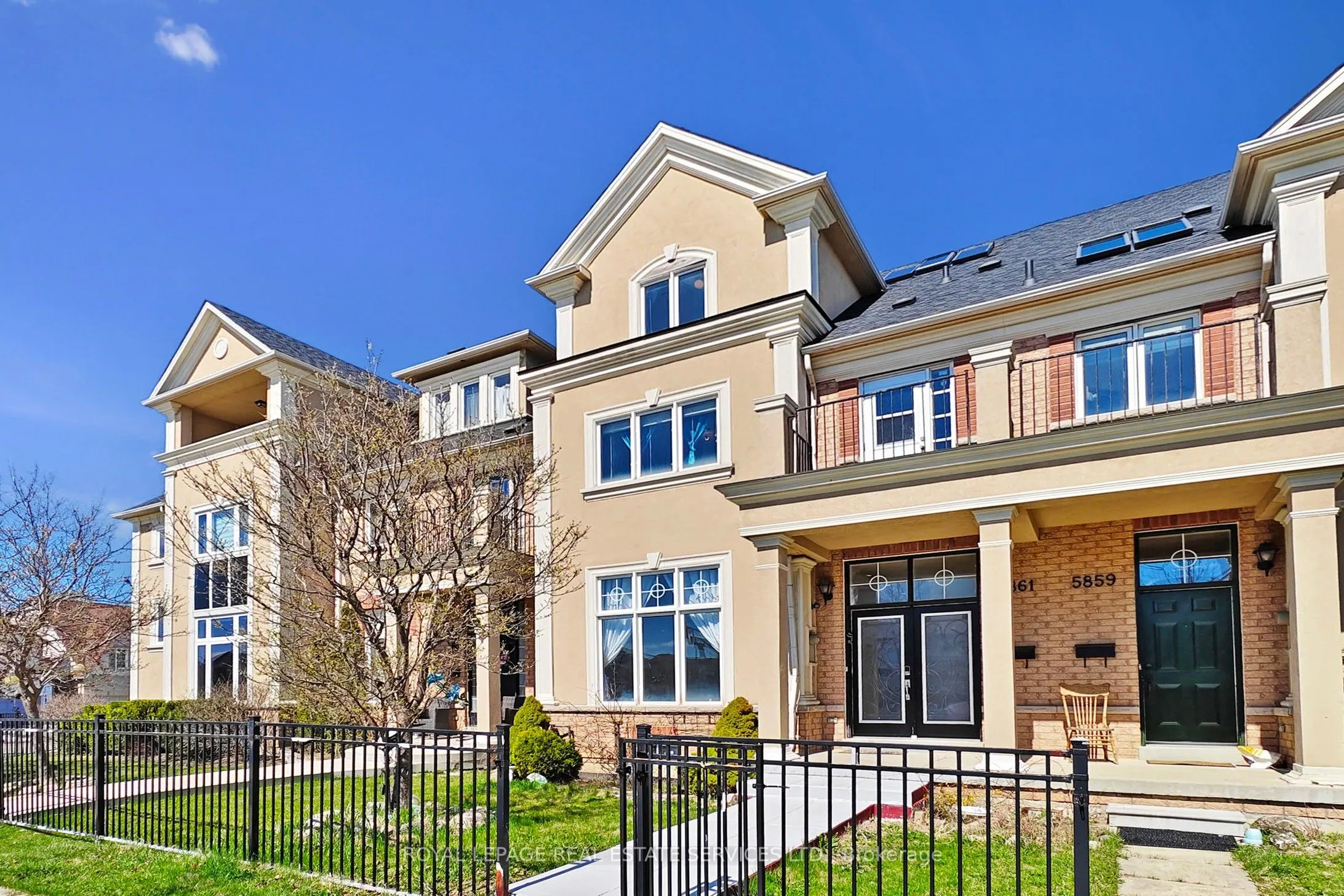 5861 Tenth Line W