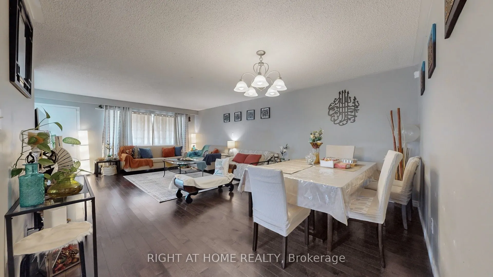 3456 Oakglade Crescent