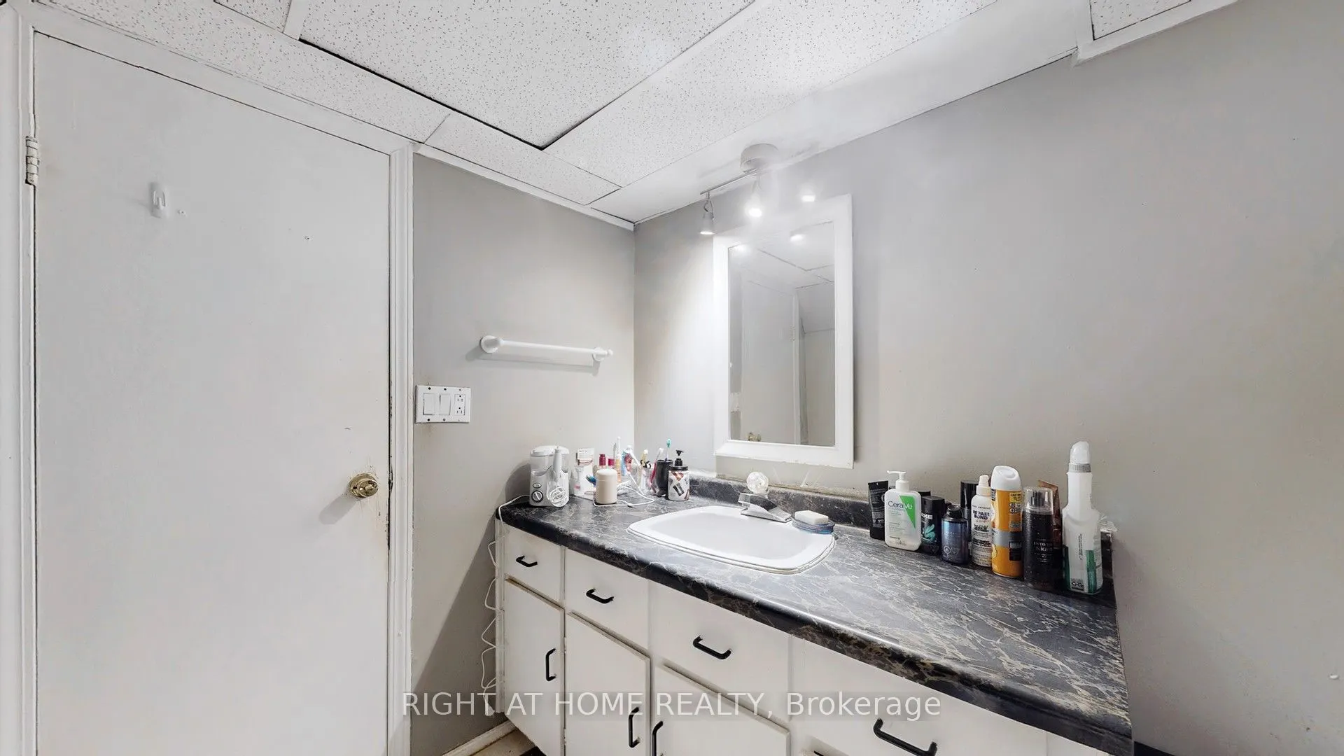 3456 Oakglade Crescent