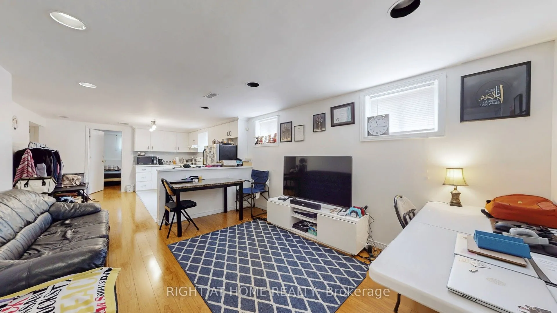 3456 Oakglade Crescent