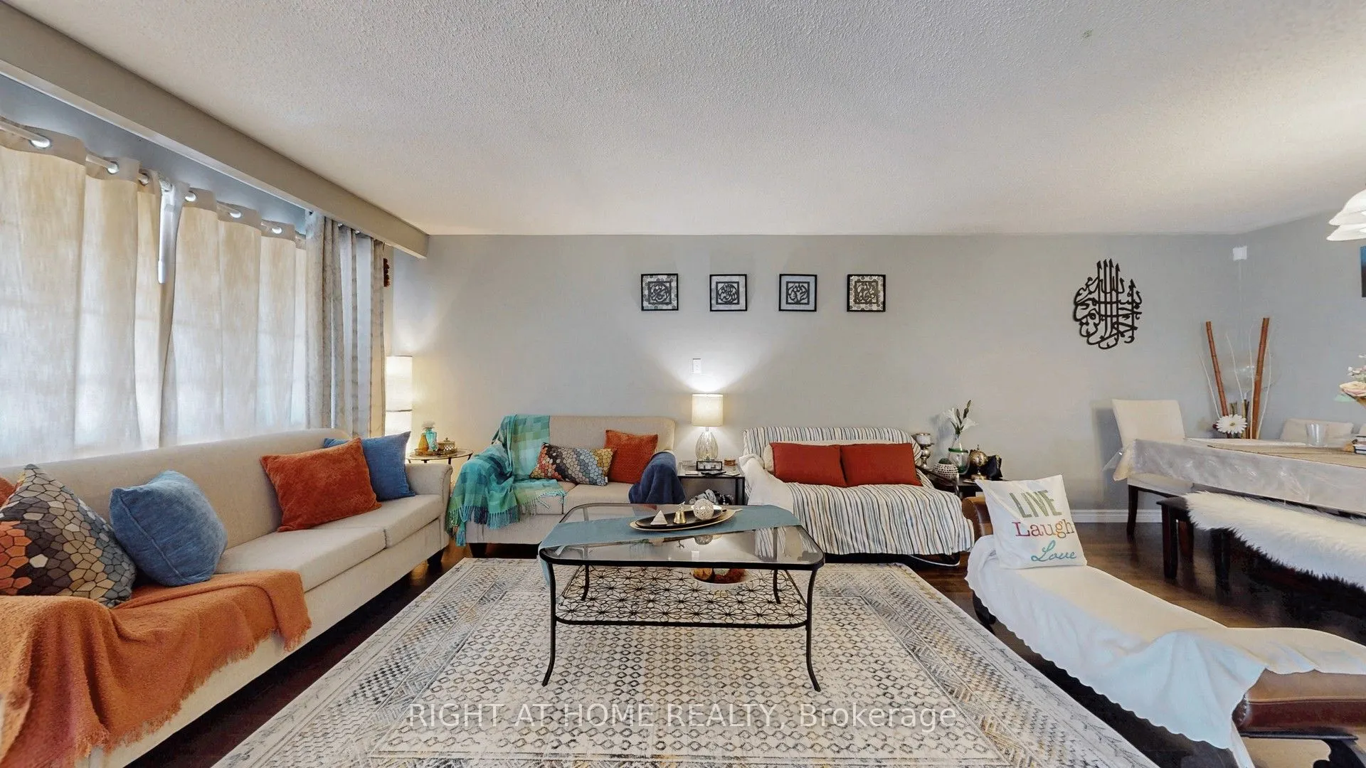 3456 Oakglade Crescent