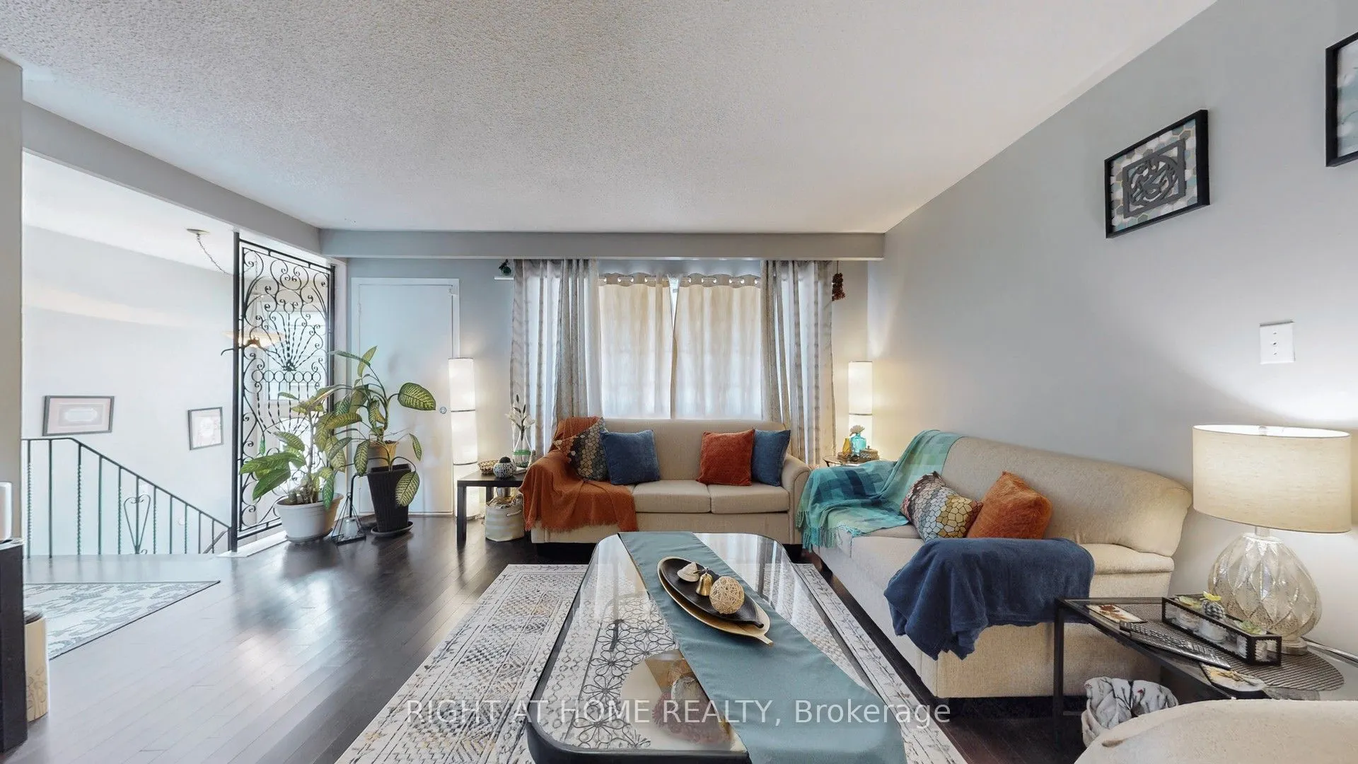 3456 Oakglade Crescent