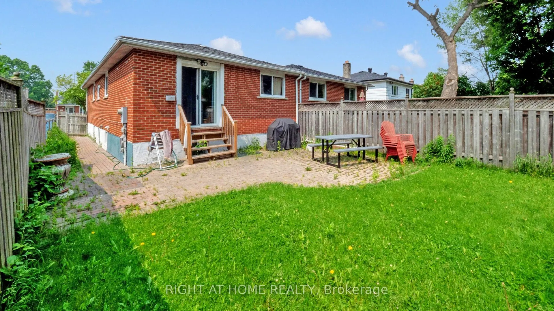 3456 Oakglade Crescent