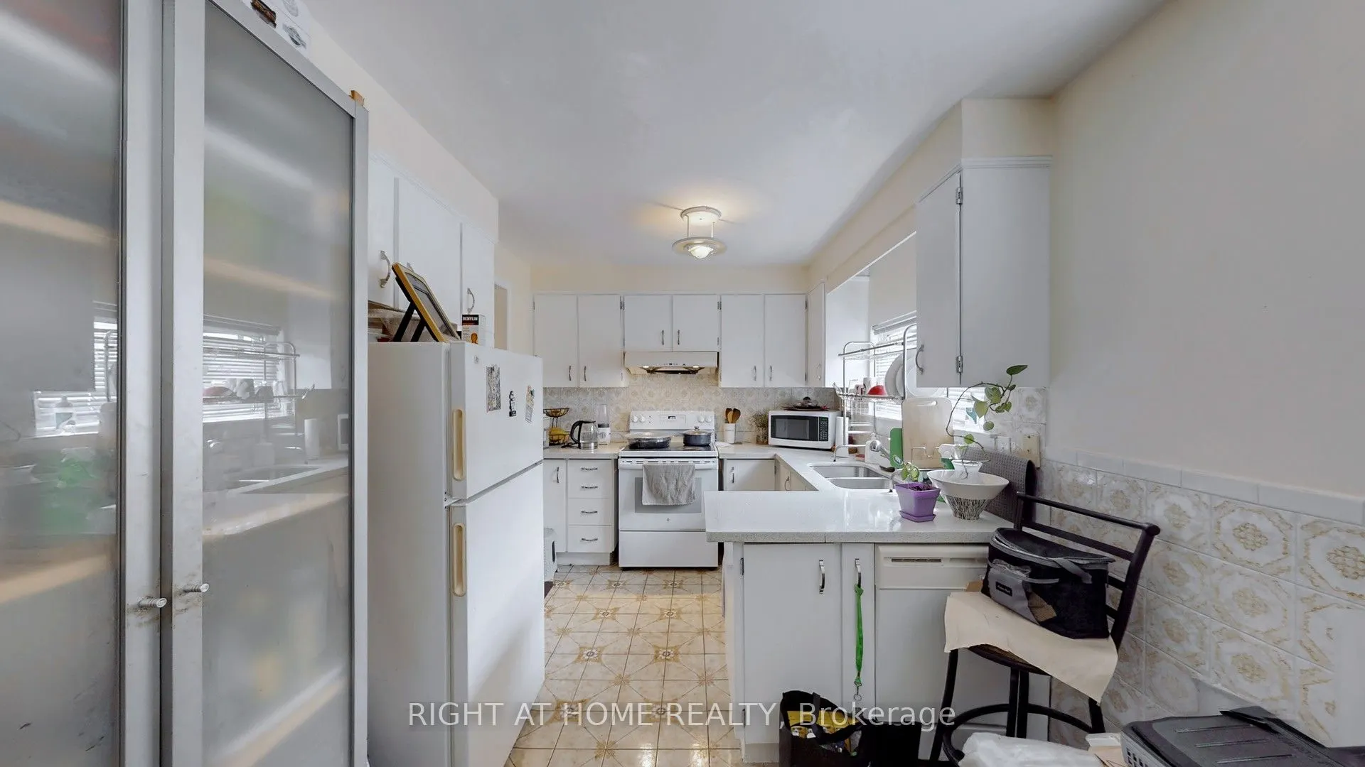 3456 Oakglade Crescent