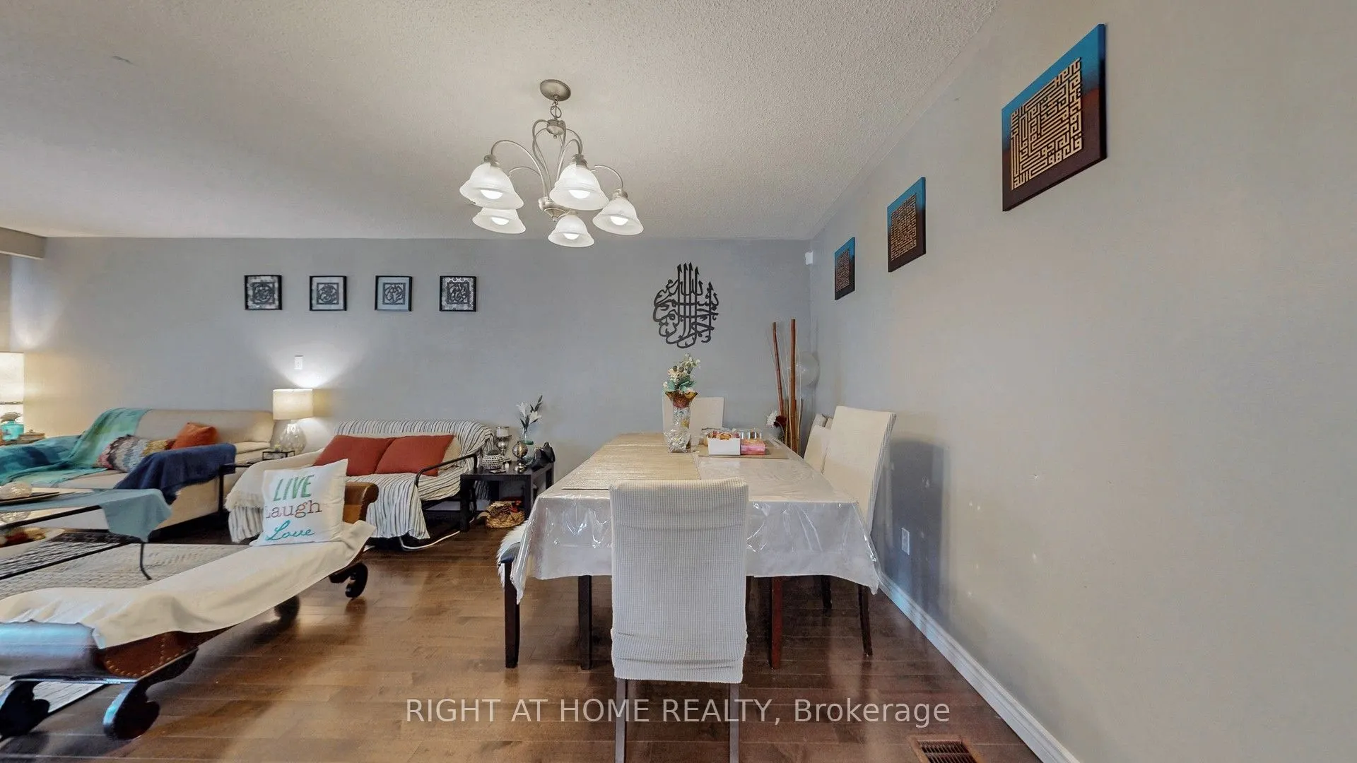 3456 Oakglade Crescent
