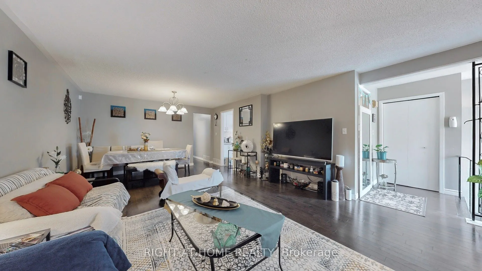 3456 Oakglade Crescent