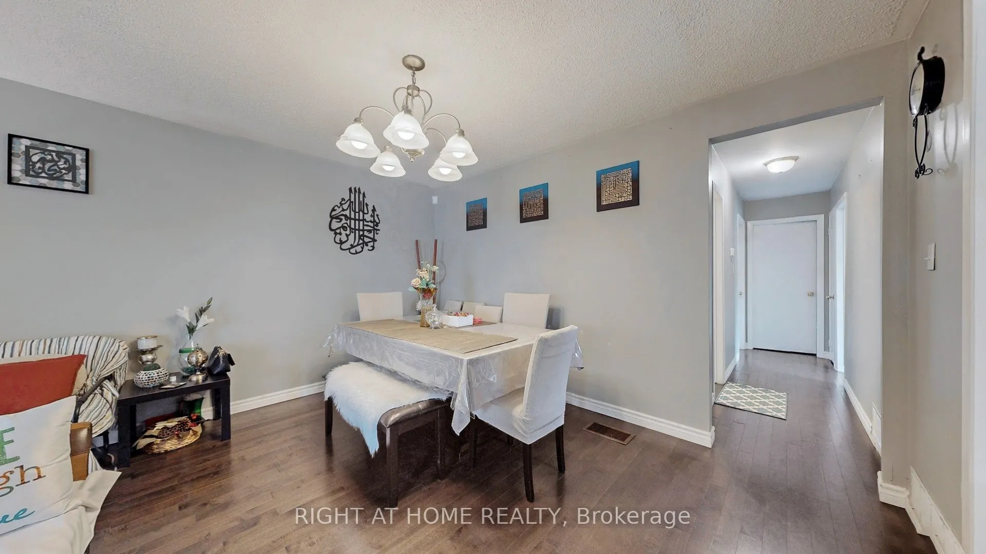 3456 Oakglade Crescent
