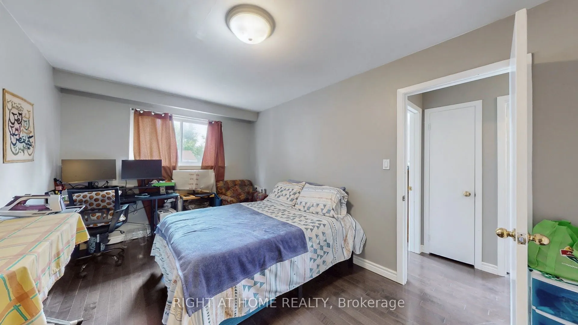 3456 Oakglade Crescent
