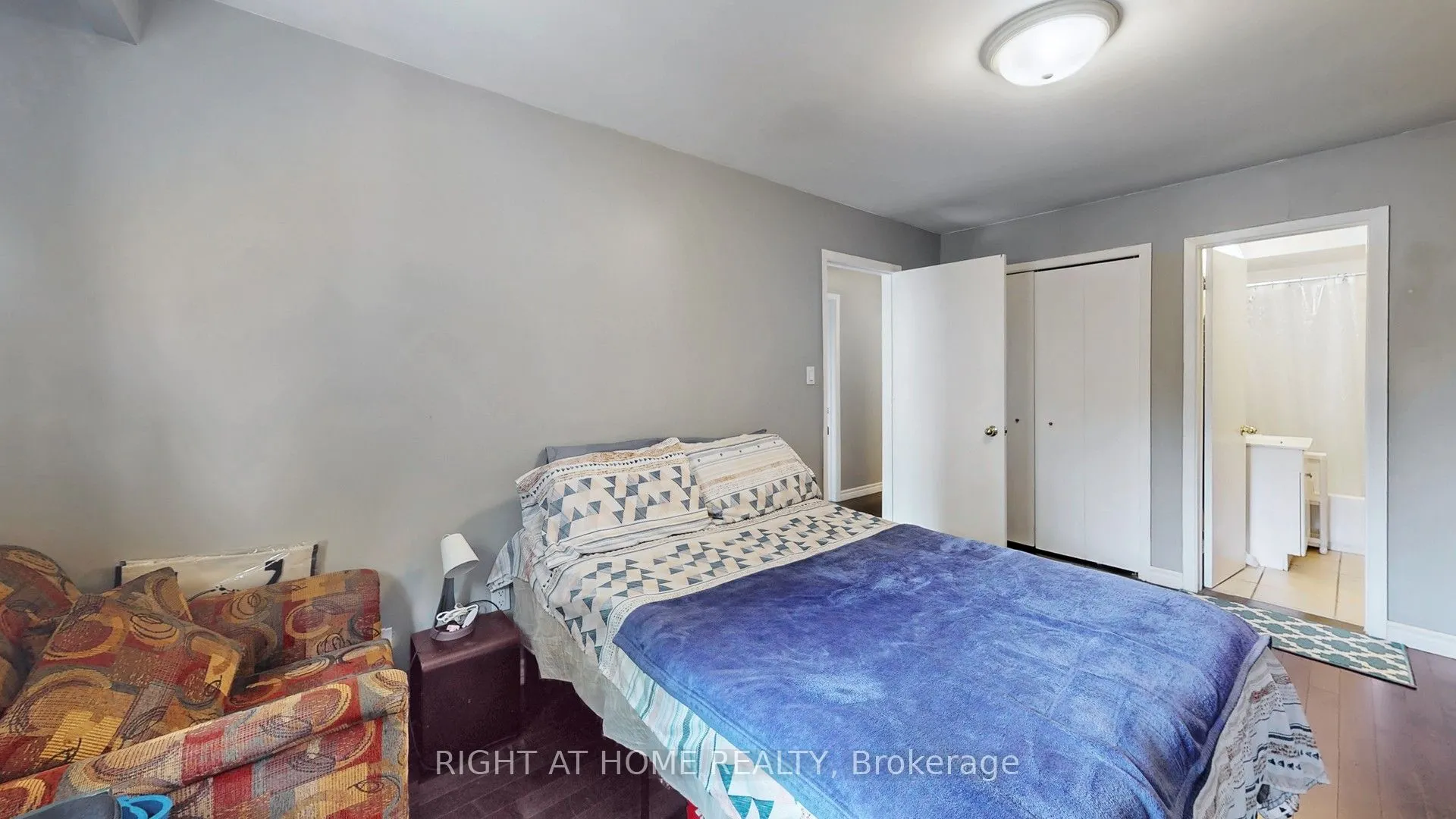 3456 Oakglade Crescent